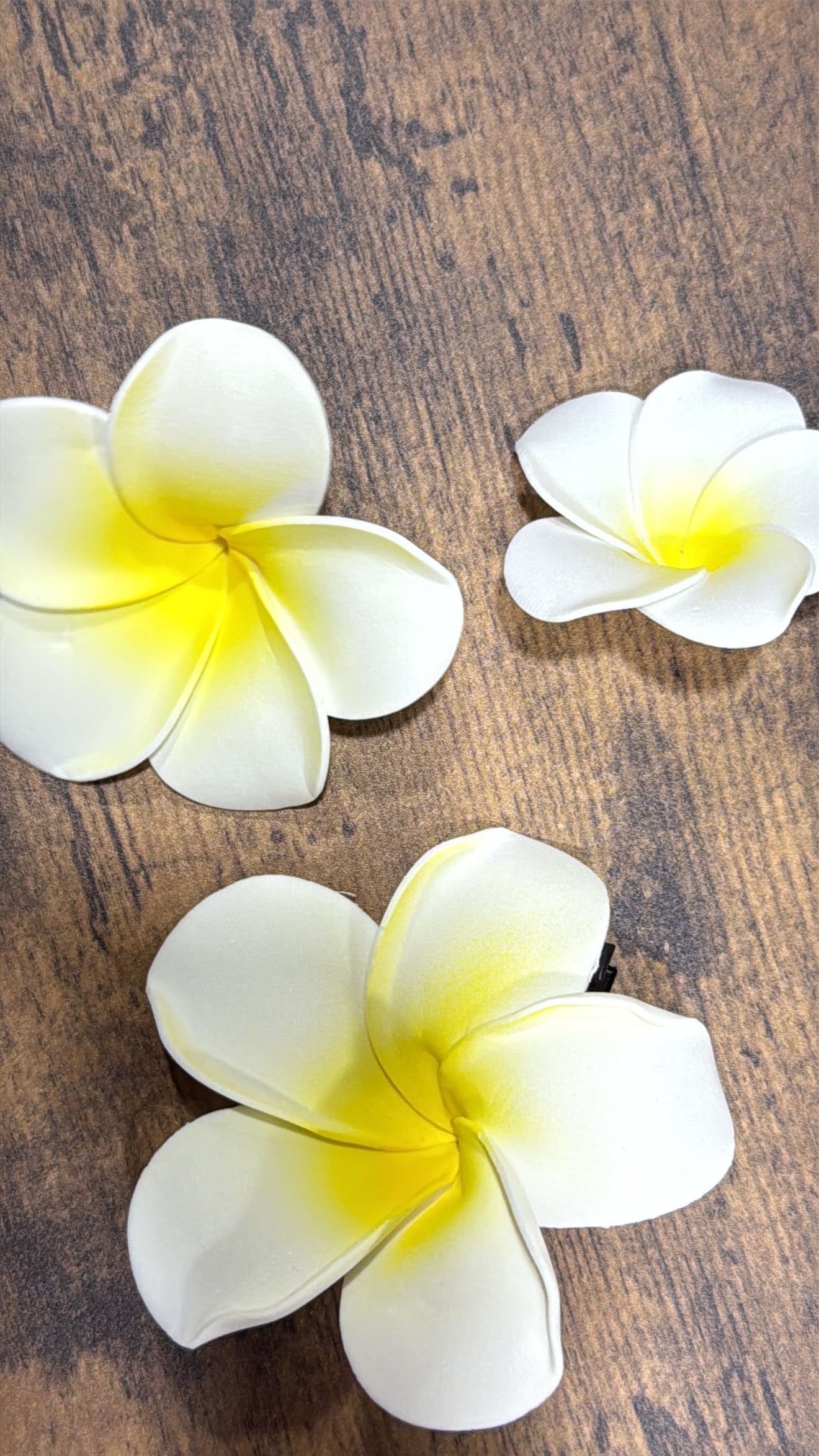 TRIO FLOWERS