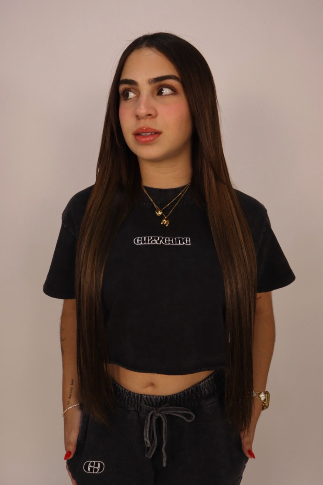 GUZYGANG BLACK CROP TOP