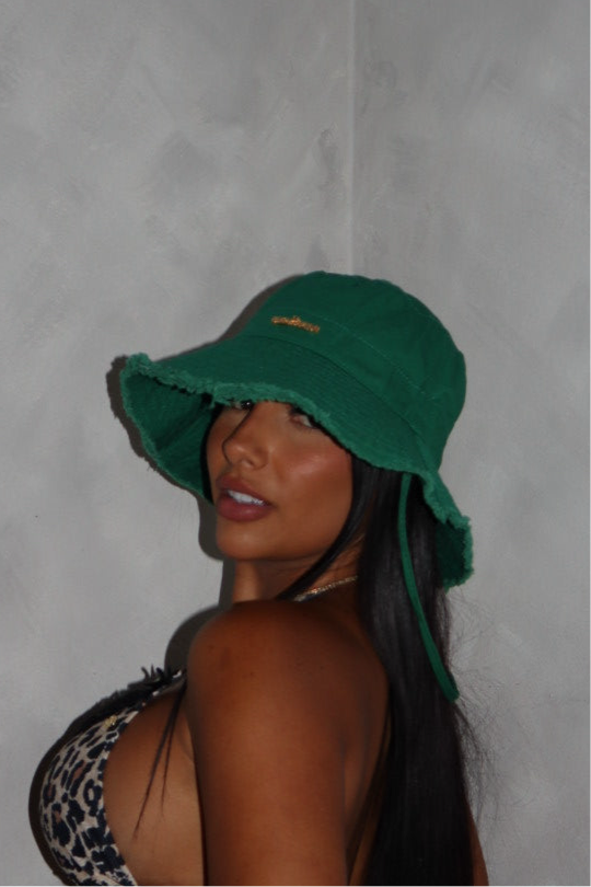 GREEN BUCKET HAT