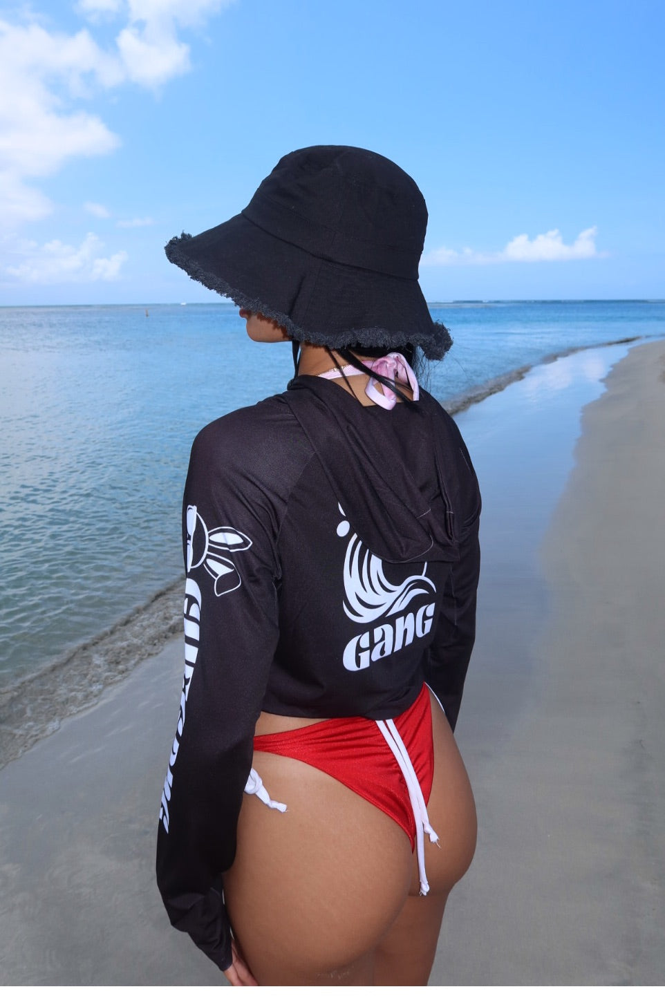 BLACK BUCKETHAT