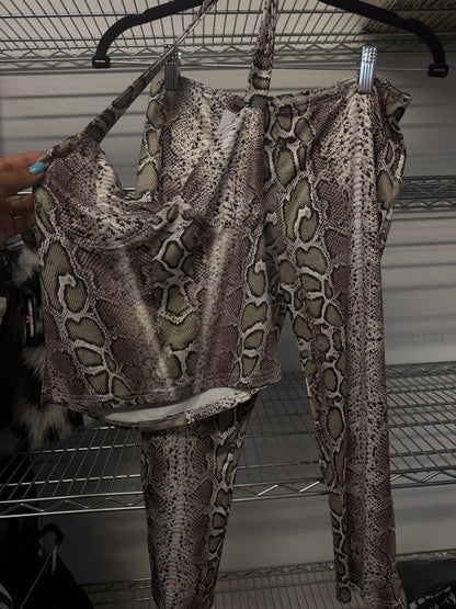 ANIMAL PRINT CAPRI SET