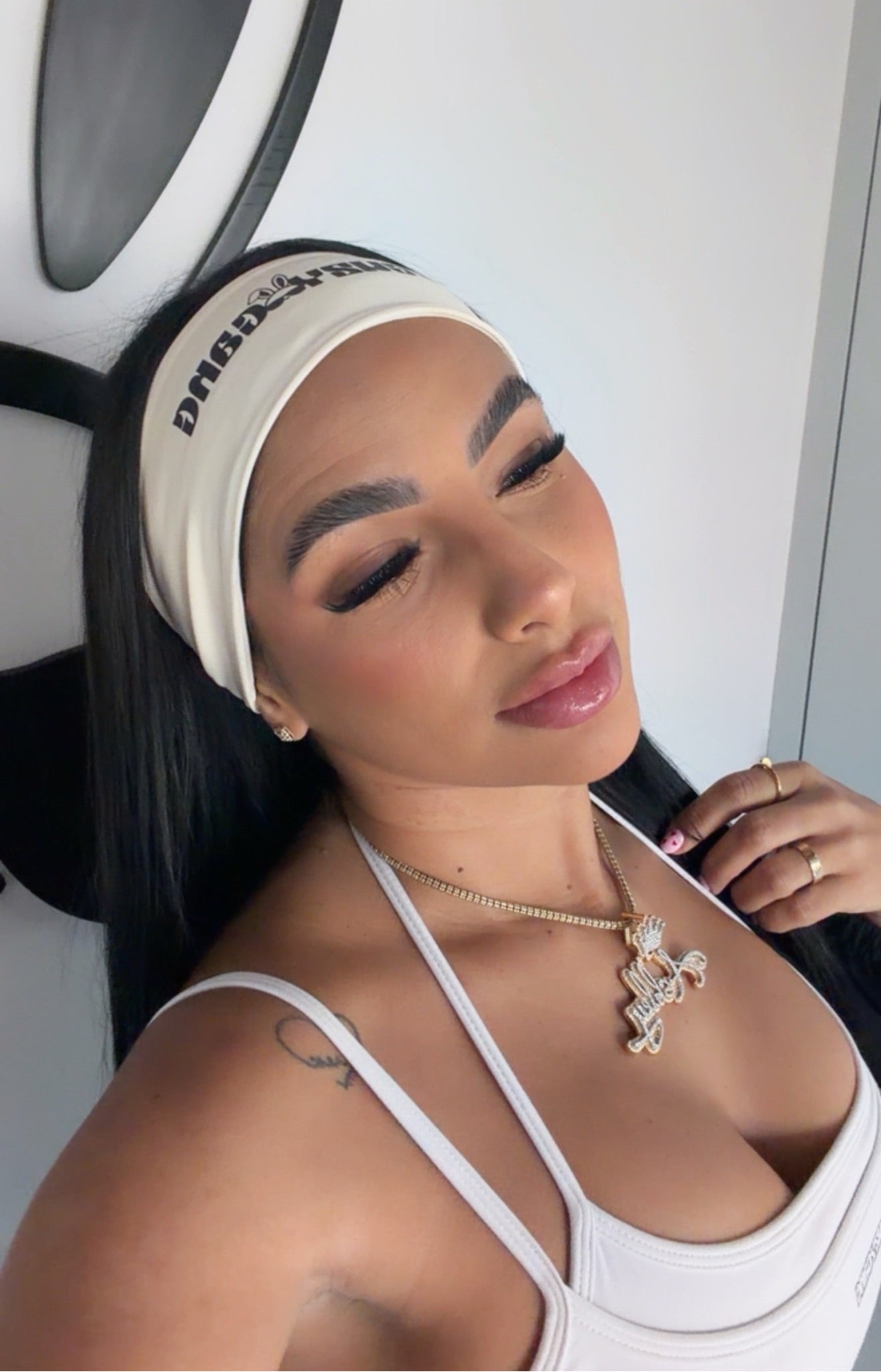 𝐂𝐑𝐄𝐀𝐌 𝐇𝐄𝐀𝐃 𝐁𝐀𝐍𝐃S