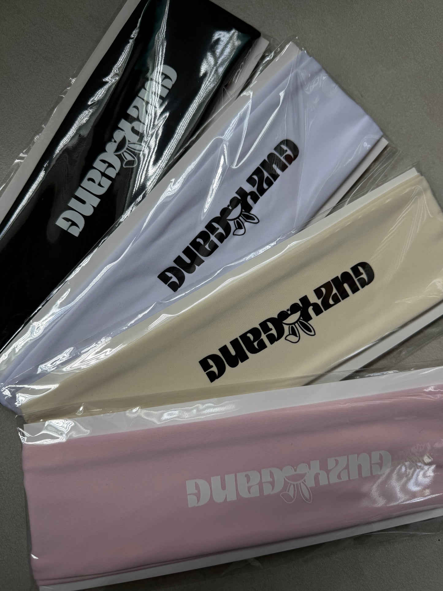 𝐖𝐇𝐈𝐓𝐄 𝐇𝐄𝐀𝐃 𝐁𝐀𝐍𝐃