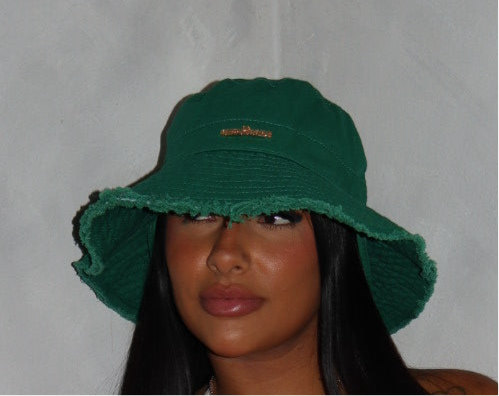 GREEN BUCKET HAT